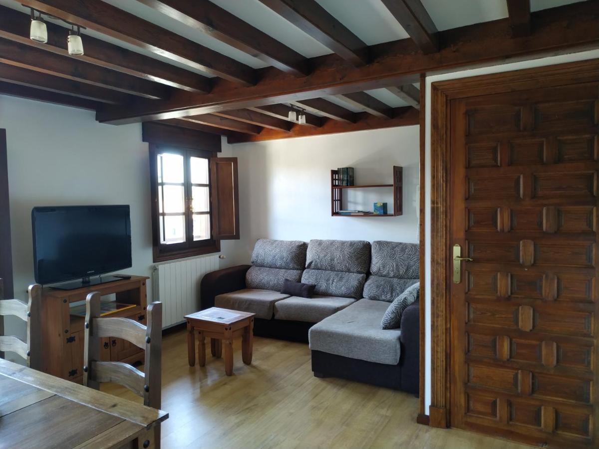 Apartamentos Llave De Santillana Santillana del Mar Exterior photo